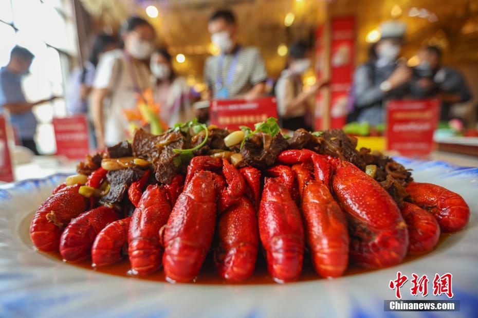 انطلاق مهرجان جراد البحر في جيانغسو