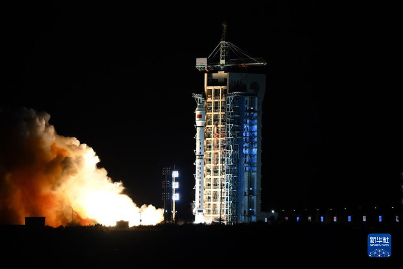 الصين تطلق قمرا صناعيا جديدا لرصد الأرض