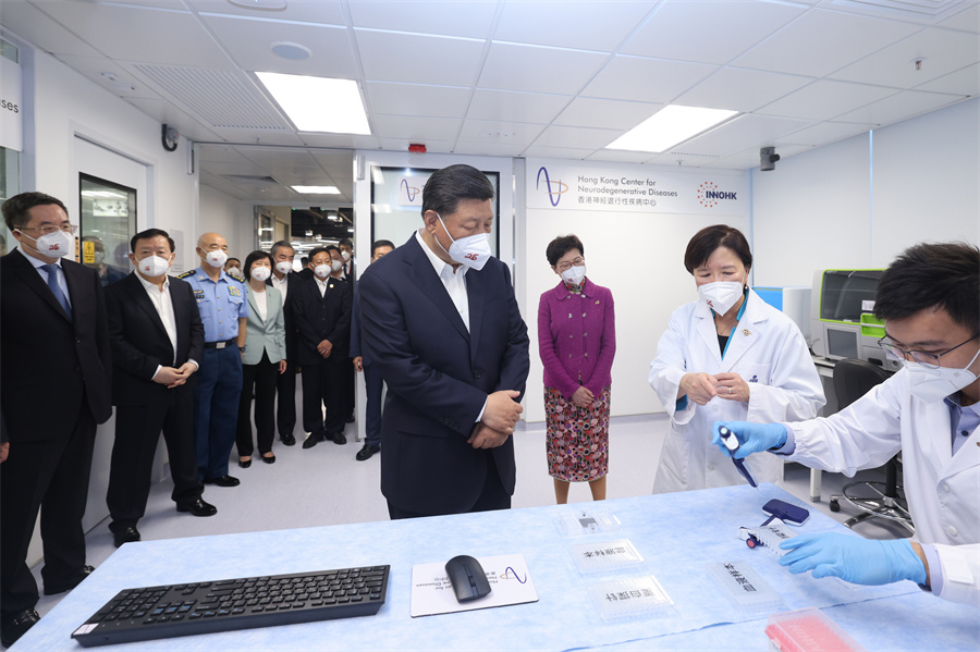 الرئيس شي يشيد بالابتكار والتطور التكنولوجي في هونغ كونغ