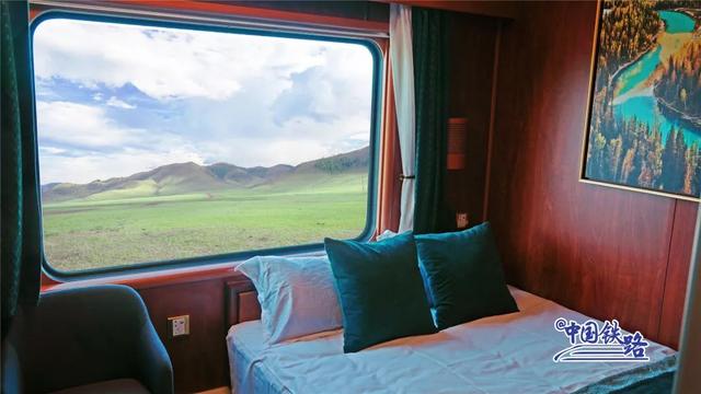شينجيانغ ستطلق أكثر من 100 رحلة سياحية بالقطارات خلال العام الحالي
