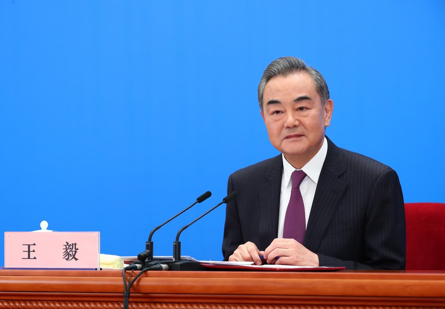 وزير الخارجية الصيني يوضح الشواغل الرئيسية بشأن الوضع في أوكرانيا