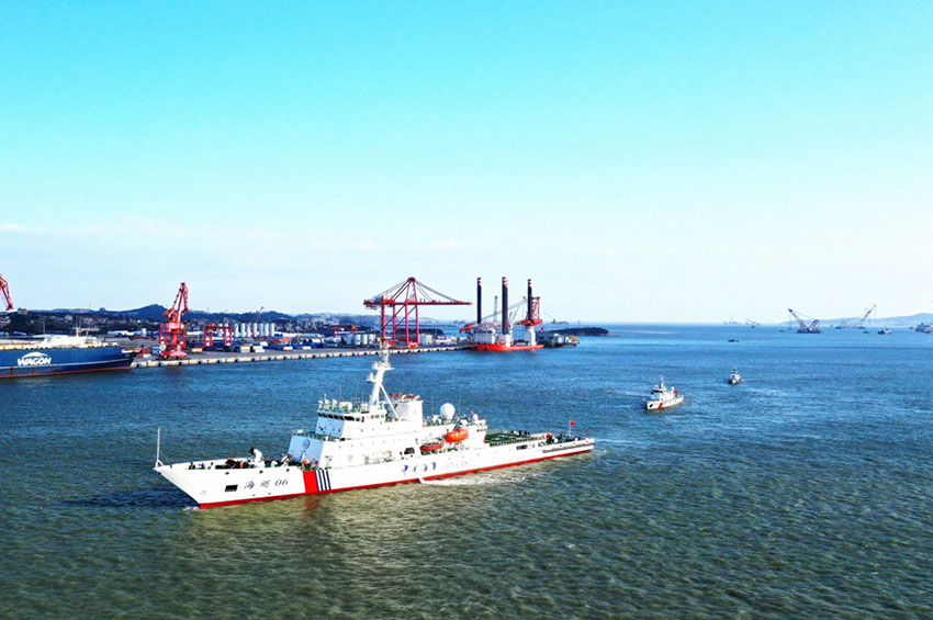 فوجيان تطلق أكبر سفينة الإنقاذ البحري في مضيف تايوان