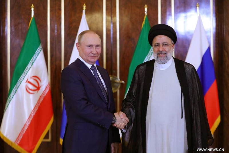 رئيسي وبوتين يتعهدان بتوسيع التعاون الإيراني-الروسي وضمان الأمن الإقليمي