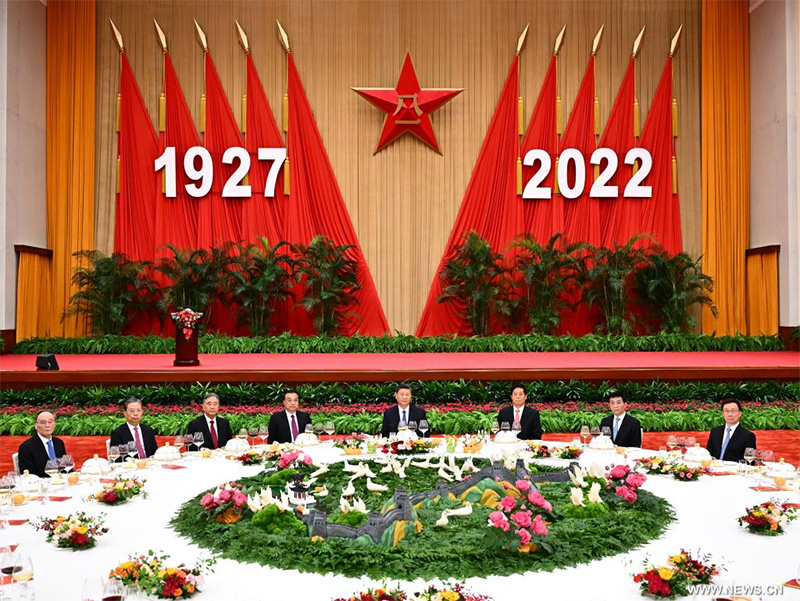 شي يحضر حفلا بمناسبة الذكرى الـ95 لتأسيس جيش التحرير الشعبي