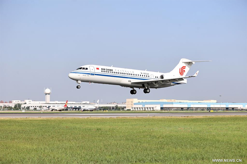 تسليم الطائرة رقم 2000 المستأجرة في منطقة ميناء دونغجيانغ للتجارة الحرة في بلدية تيانجين