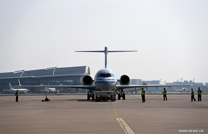 تسليم الطائرة رقم 2000 المستأجرة في منطقة ميناء دونغجيانغ للتجارة الحرة في بلدية تيانجين