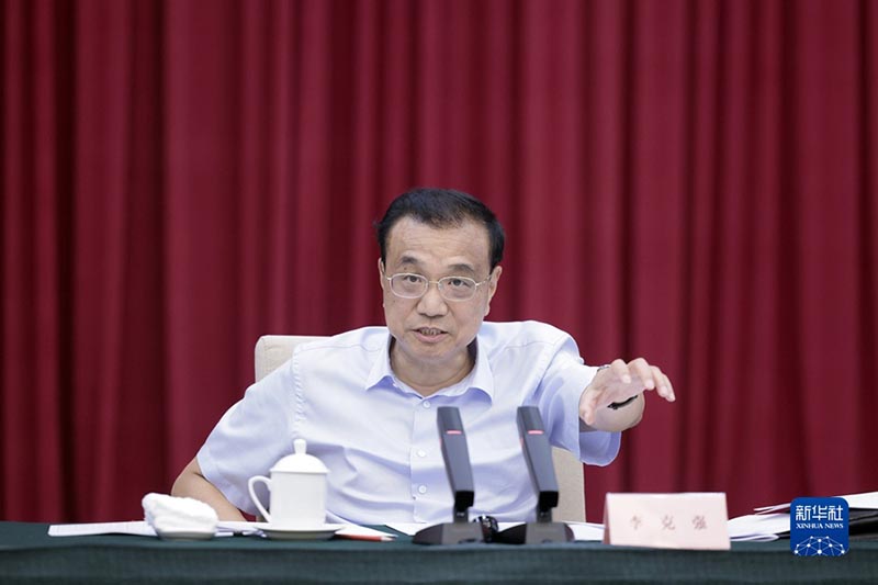 رئيس مجلس الدولة الصيني يحث المراكز الاقتصادية على تعزيز التعافي
