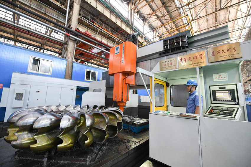  شركة رائدة في تصنيع الآلات الكهربائية بالصين تحقق نموا مستقرا خلال فترة يناير-يوليو 2022
