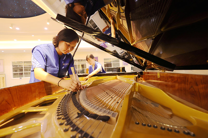 دهتشينغ، تشجيانغ: بلدة صغيرة تصدر آلات البيانو بشكل جيد إلى الخارج
