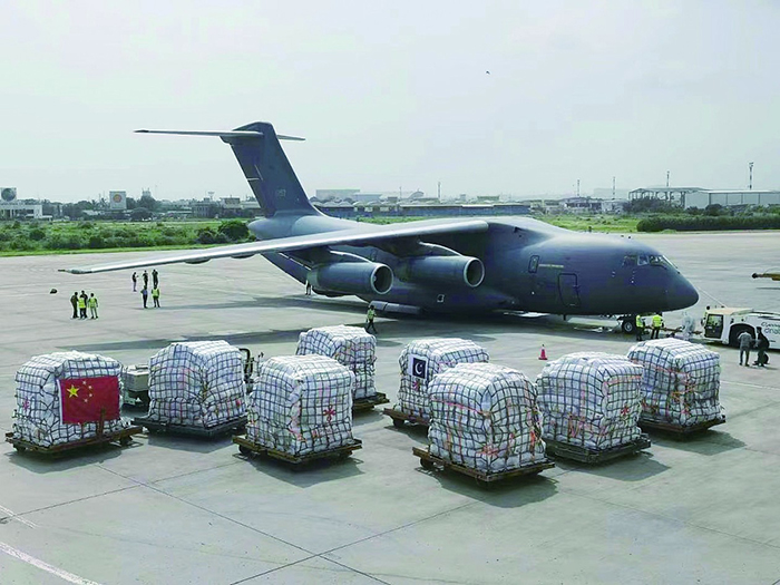 وصول المساعدات الإنسانية الصينية لضحايا الفيضانات إلى باكستان