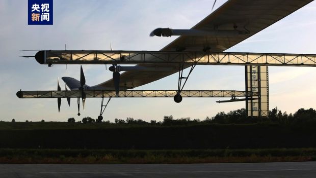 طائرة صينية كبيرة بدون طيار تعمل بالطاقة الشمسية تقوم بأول رحلة ناجحة لها شمال غربي الصين