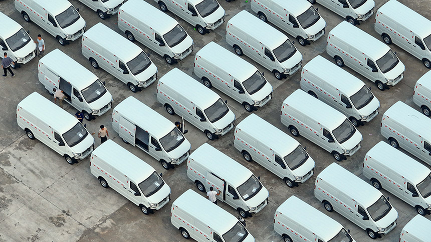 زيادة في صادرات عربات الميكروباص المصنعة في قانتشو من مقاطعة جيانغشي