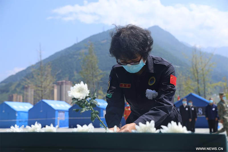 إقامة مراسم تأبين لضحايا زلزال سيتشوان الصينية