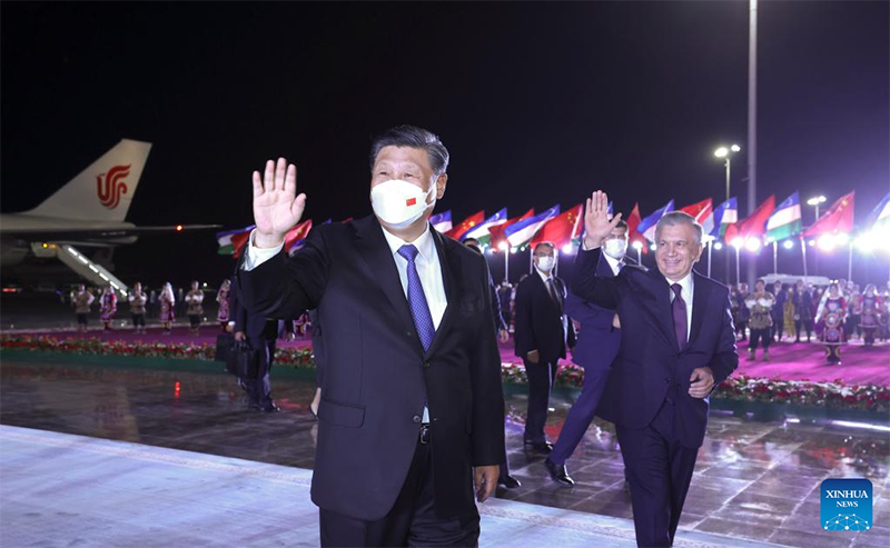 شي يصل إلى أوزبكستان في زيارة دولة ولحضور قمة منظمة شانغهاي للتعاون