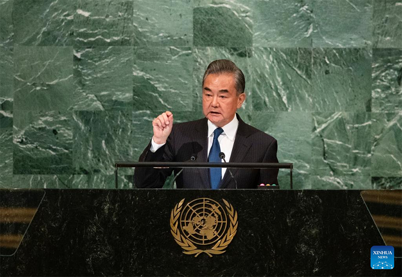 وزير الخارجية الصيني يلقي كلمة لدى حضوره المناقشة العامة للجمعية العامة للأمم المتحدة
