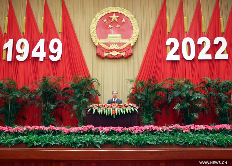 كبير المستشارين السياسيين الصينيين يحضر حفلا بمناسبة العيد الوطني لتأسيس جمهورية الصين الشعبية