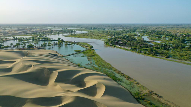  نهر تاريم ... ممر مائي أخضر في الصحراء بشمال غربي الصين