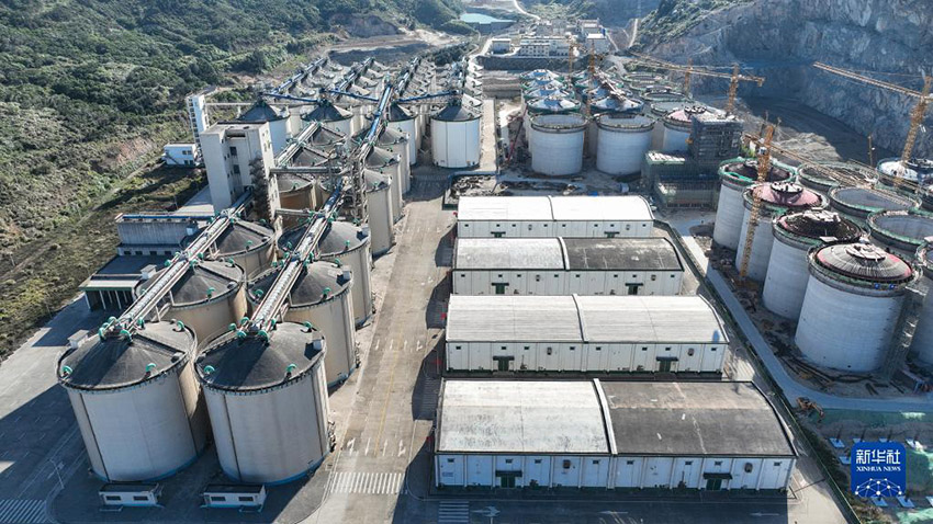 بالصور: أكبر مستودع لتخزين الحبوب في فوجيان