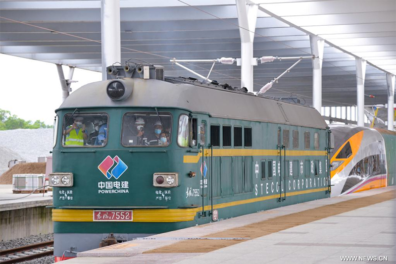 خط السكك الحديدية فائق السرعة بين جاكرتا وباندونغ