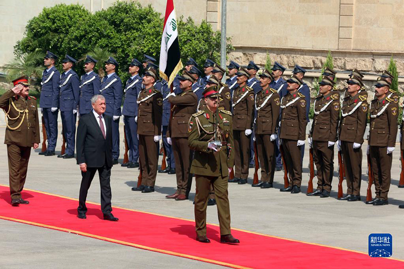الرئيس العراقي الجديد يعرب عن أمله بالإسراع بتشكيل الحكومة