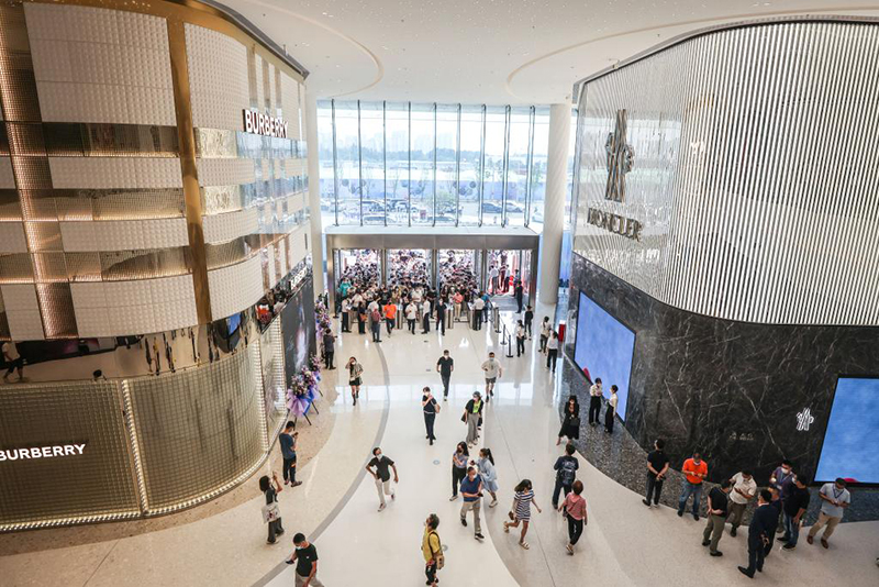 افتتاح مجمع تسوق جديد معفى من الرسوم الجمركية في جنوبي الصين