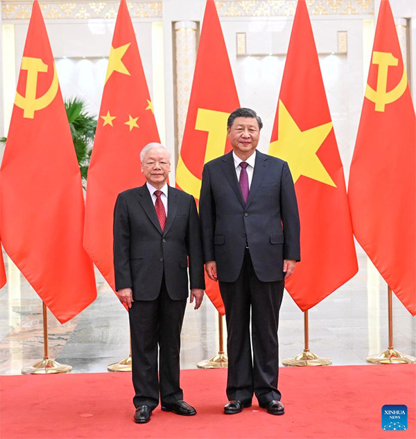 شي يجري محادثات مع الأمين العام للجنة المركزية للحزب الشيوعي الفيتنامي