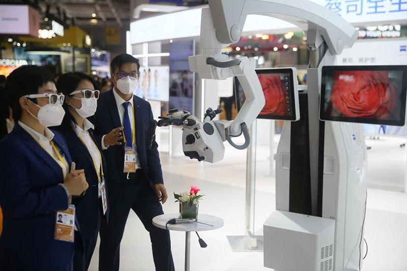 الصورة: منطقة عرض الصناعة الذكية وتكنولوجيا المعلومات بمعرض الصين الدولي الخامس للاستيراد