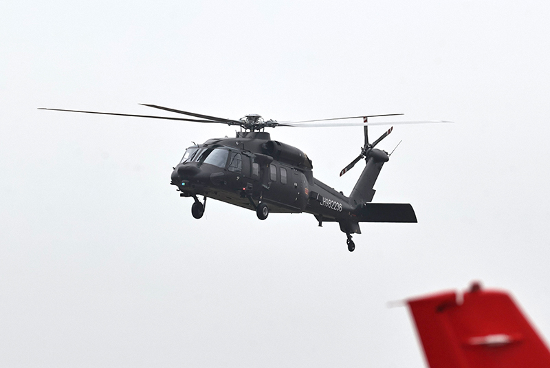  الكشف عن مقاتلات صينية من سلسلة 20 في معرض تشوهاي للطيران