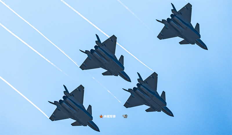 عروض جوية مبهرة للطائرات العسكرية الصينية في معرض الطيران