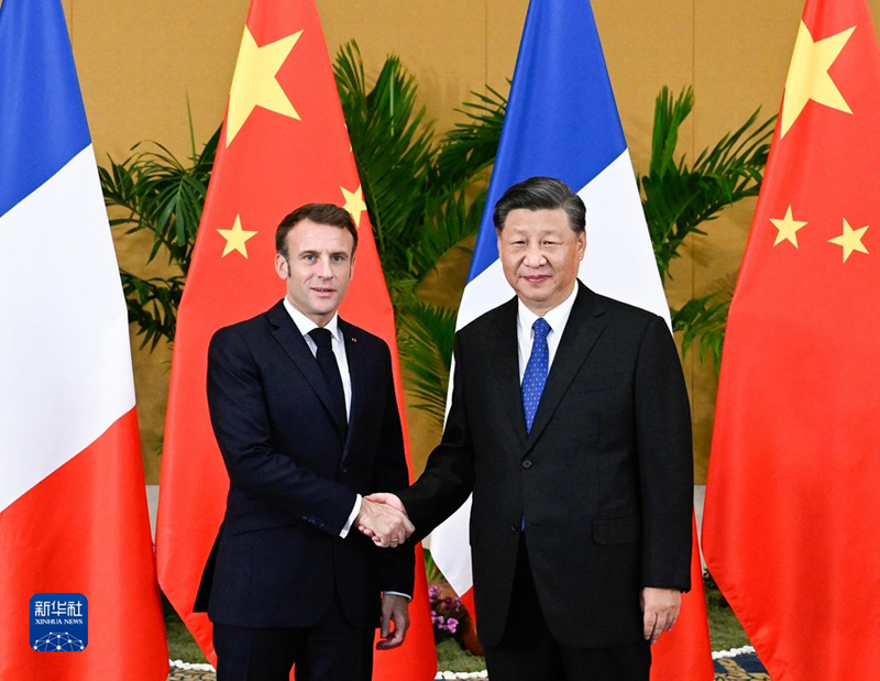الرئيس الصيني شي جين بينغ يلتقي نظيره الفرنسي إيمانويل ماكرون