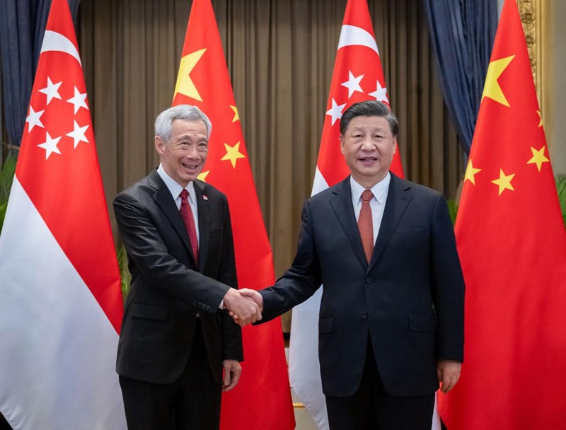 شي يدعو إلى تعاون عالي الجودة بين الصين وسنغافورة