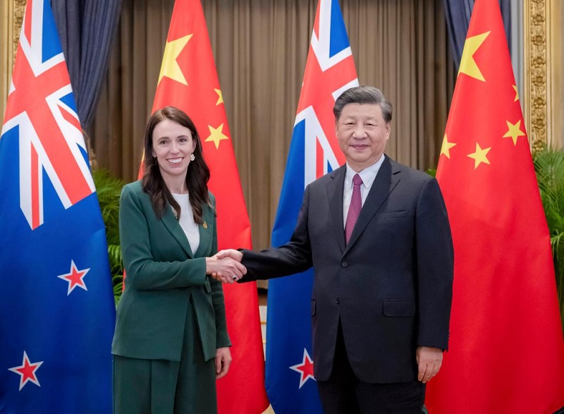 شي: الصين مستعدة للتنسيق مع نيوزيلندا من أجل السلام والاستقرار في منطقة جزر الباسيفيك