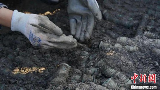 علماء آثار يعثرون على 1.5 طن من العملات المعدنية في مقاطعة جيانغسو