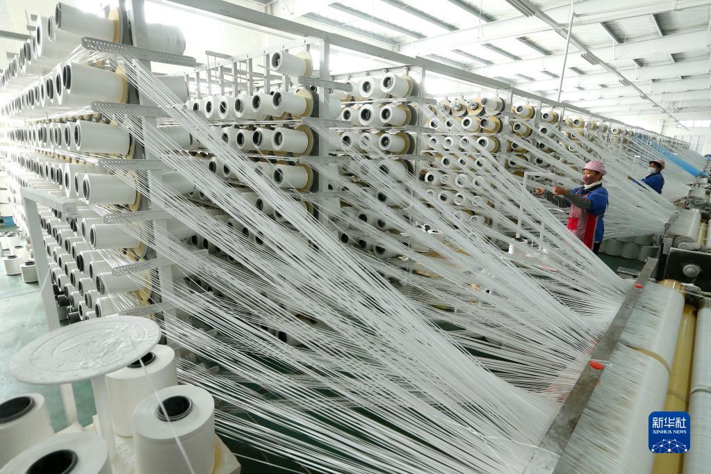 جيمو، تشانغدونغ تضخ التكنولوجيا العالية في صناعة القماش المشمع 