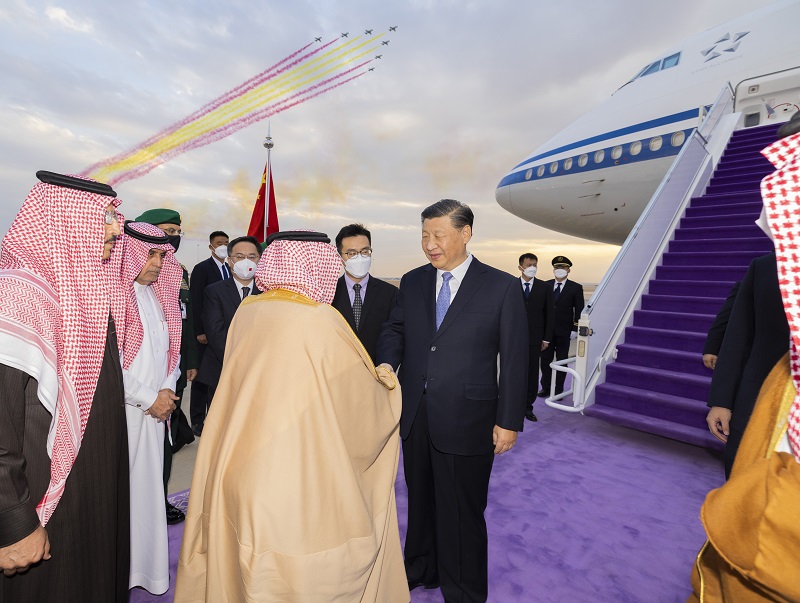 الرئيس الصيني شي جين بينغ يصل إلى الرياض لحضور القمة الصينية العربية وقمة الصين ومجلس التعاون لدول الخليج العربية والقيام بزيارة دولة