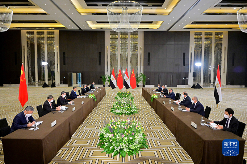الرئيس الصيني شي جين بينغ يلتقي بالرئيس المصري عبد الفتاح السيسي