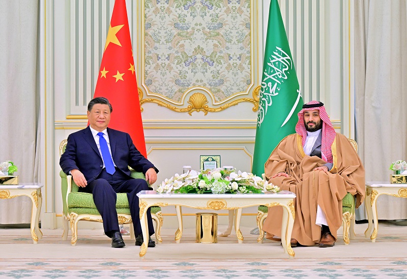 الرئيس الصيني شي جين بينغ يجري مباحثات مع ولي العهد السعودي محمد بن سلمان