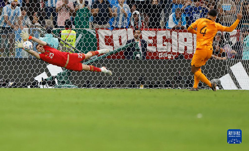 الأرجنتين تلحق بكرواتيا إلى نصف نهائي مونديال قطر بعد فوز صعب على هولندا