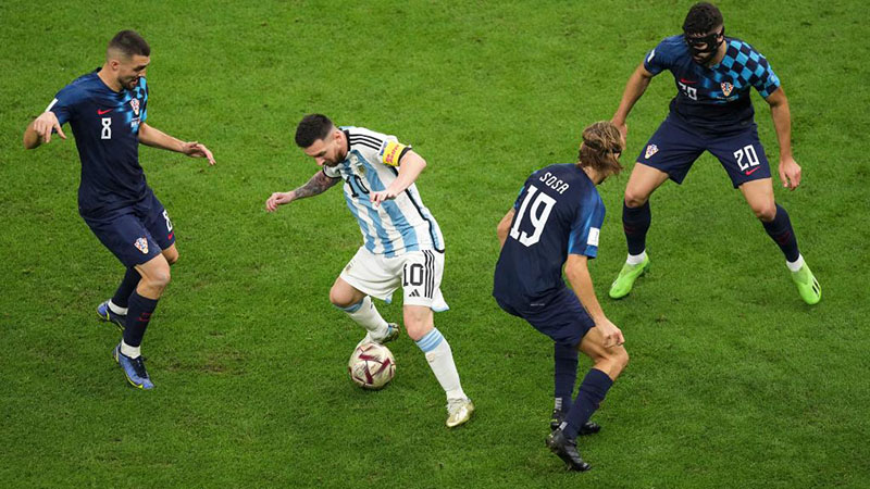 الأرجنتين تتأهل إلى نهائي مونديال قطر بعد الفوز بثلاثية على كرواتيا