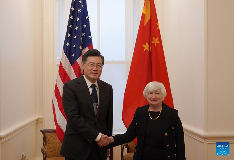 السفير الصيني يلتقي ووزيرة الخزانة الأمريكية لمناقشة تنفيذ توافق الزعيمين