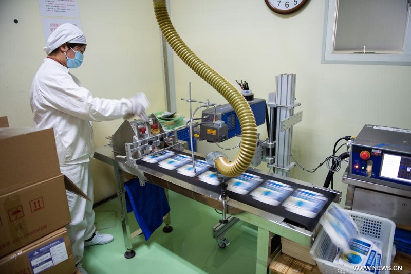 تعزيز أعمال الإنتاج لزيادة إمداد الأدوية في وسط الصين