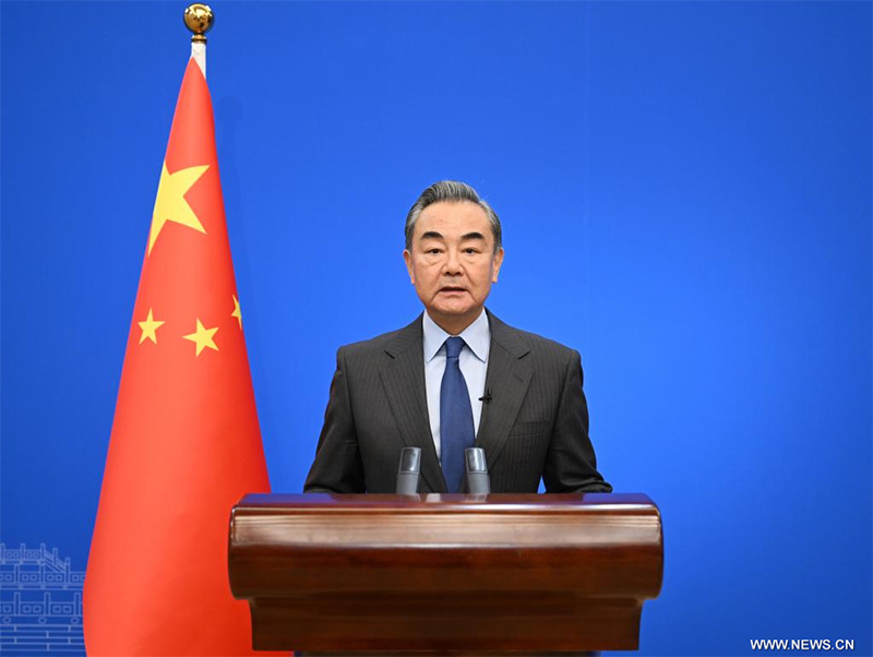 وزير الخارجية: الصين ملتزمة بقضية السلام والتنمية للبشرية