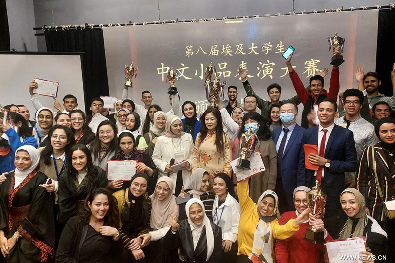 مقالة : طلاب مصريون يظهرون إتقانا لغويا ووعيا ثقافيا في مسابقة الاسكتش الصيني