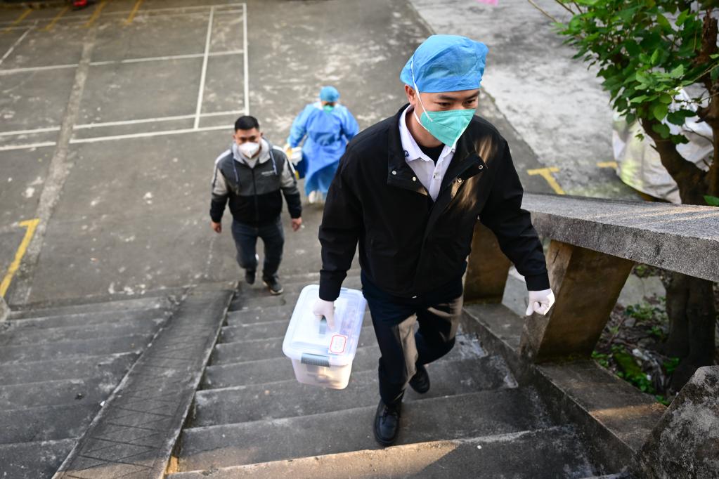  تعزيز تطعيم كبار السن بلقاحات كوفيد-19 في مقاطعة هاينان بجنوبي الصين