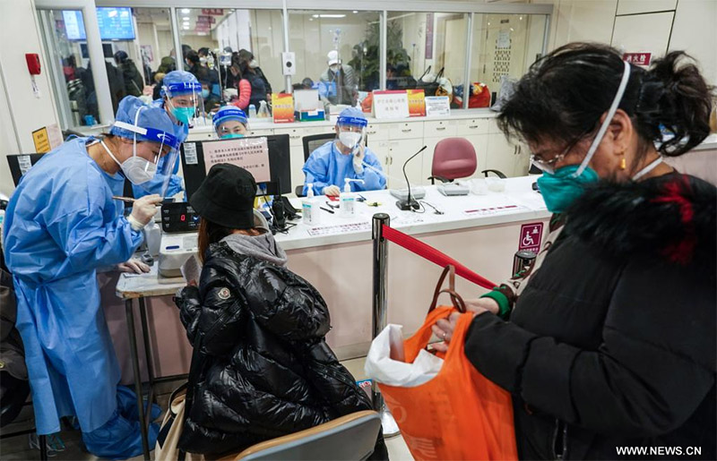 إجراءات متعددة لتعزيز القدرة على علاج المرضى في قسم الطوارئ بمستشفى في بكين