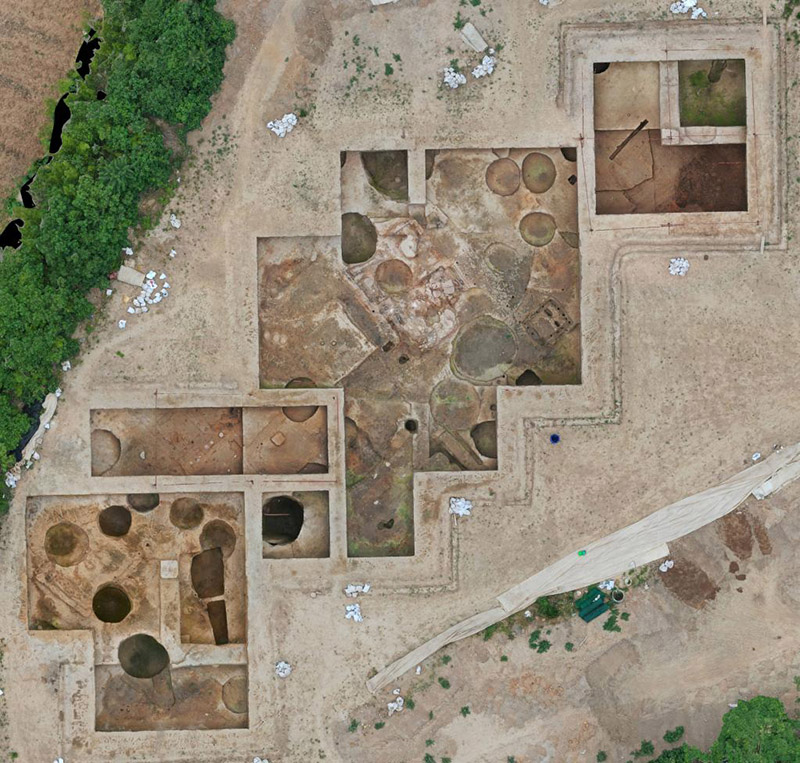 قطع أثرية مكتشفة بموقع سويانغ الأثري في مقاطعة خنان الصينية