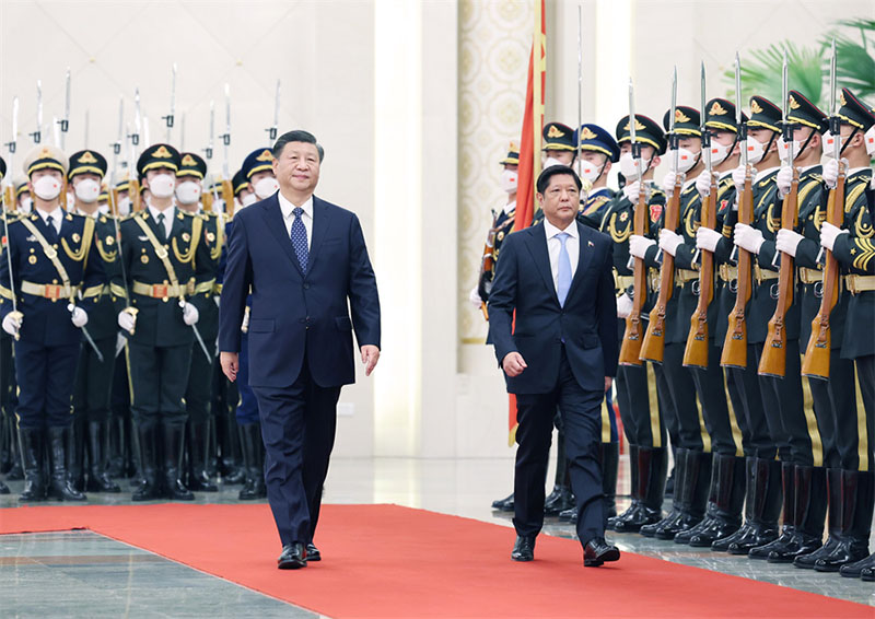 الصين والفلبين تعززان العلاقات في العام الجديد