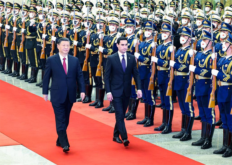 الرئيسان الصيني والتركماني يعقدان محادثات ويعلنان الارتقاء بالعلاقات بين البلدين إلى الشراكة الاستراتيجية الشاملة