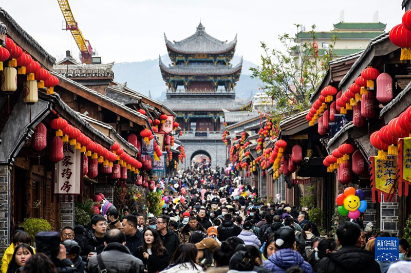 القيام بأكثر من 300 مليون رحلة محلية في الصين خلال عطلة عيد الربيع