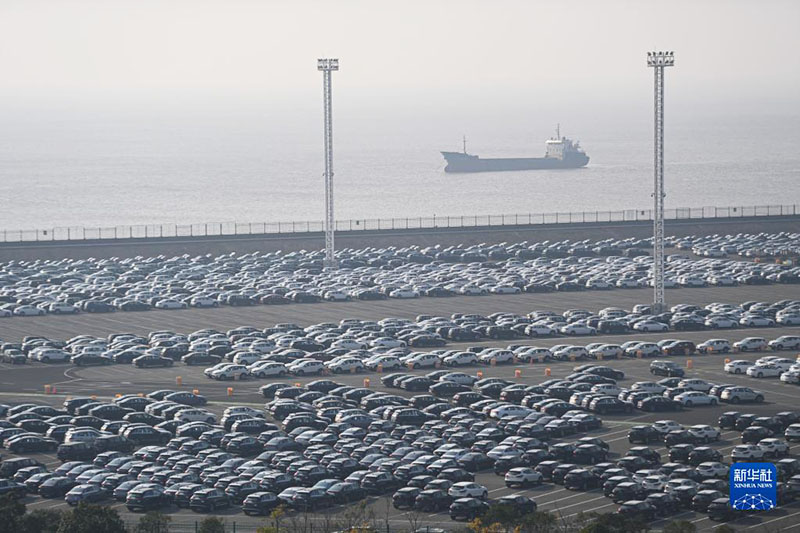 ميناء نينغبو تشوشان الصيني يحتل المرتبة الأولى عالميا من حيث حجم الشحنات عام 2022
